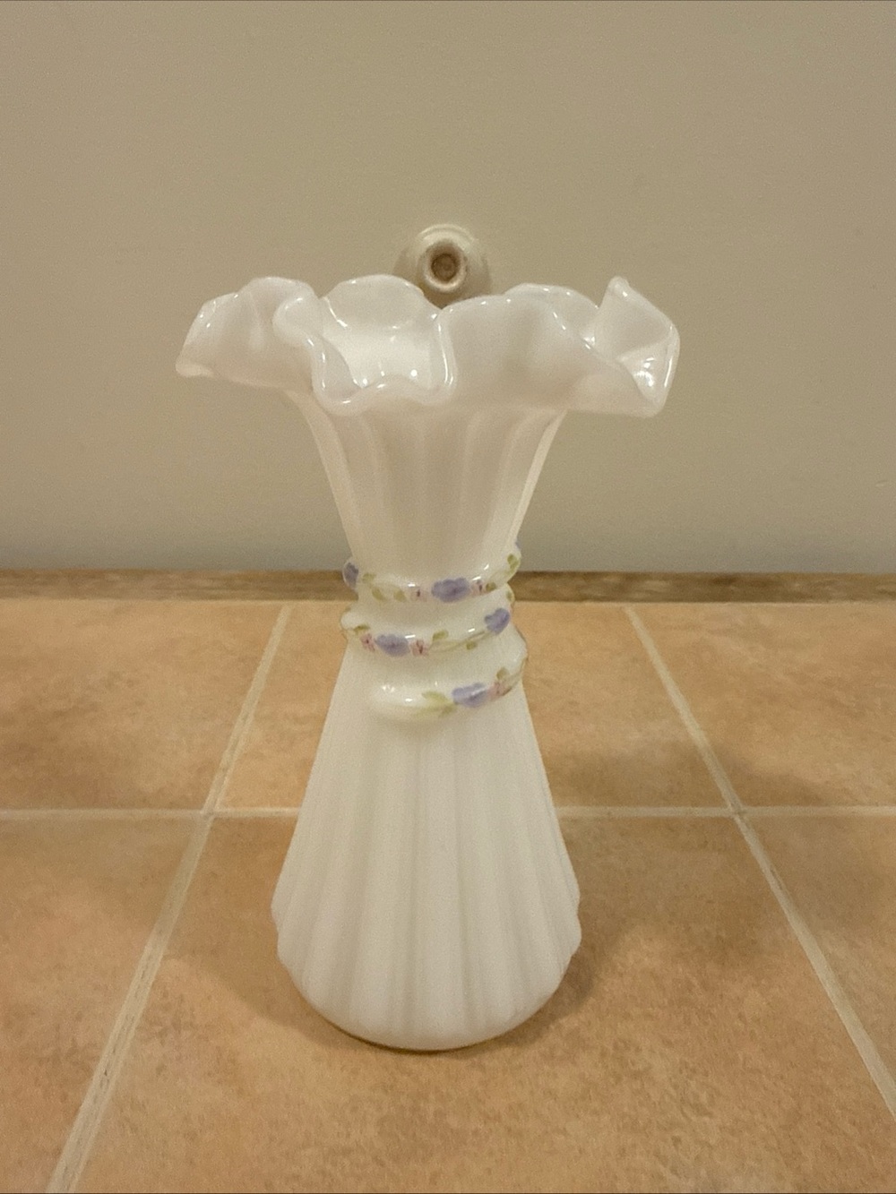 HTF 1980’s Fenton Glass  “Fleur Petite” Cornshock Opaline Wheat Vase